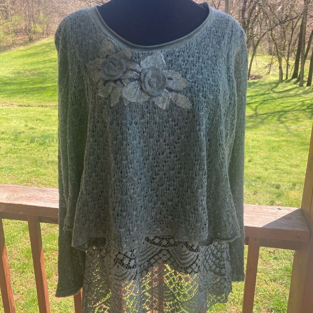 FERTELLI size small blouse